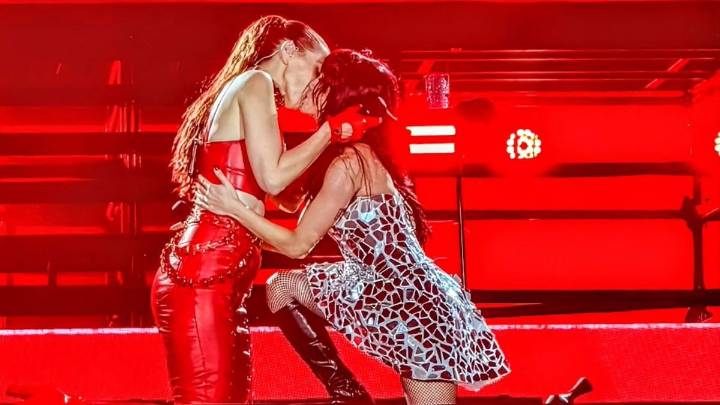 Lali Espósito y Natalia Oreiro hicieron vibrar a Uruguay: beso, clásicos y un show inolvidable