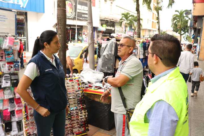 Alcaldía intensifica controles en el Centro para garantizar movilidad peatonal en temporada navideña