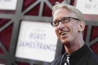 Rechaza comediante Andy Dick rehabilitación tras sobredosis