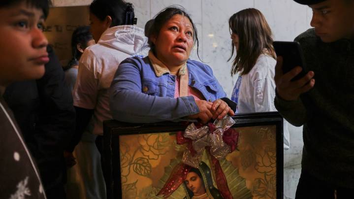 Thousands of devotees flood Mexico City for Virgin of Guadalupe pilgrimage
