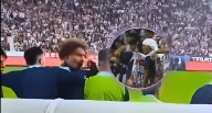 COMO LOCOO · Guerrero se puso agresivo con hincha de Alianza Lima
