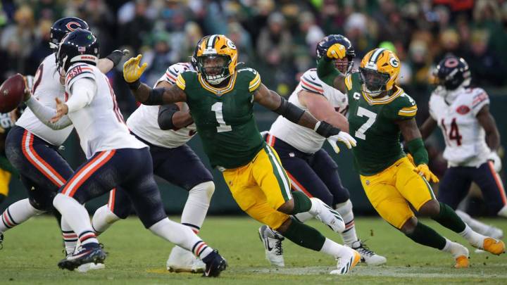 Packers’ Micah Parsons reacts to obvious lack of holding calls vs. Bears