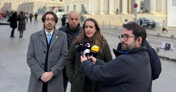 El catalanismo valenciano exige sanciones económicas a policías y guardias civiles por hablar en español