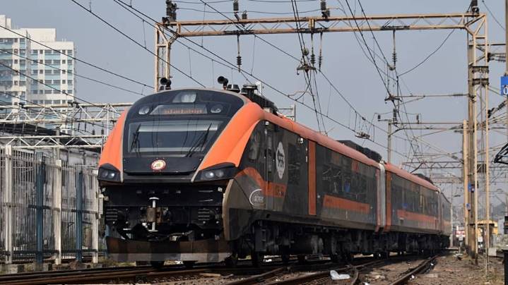 India’s First Vande Bharat Sleeper To Run Between Patna And New Delhi: 1,000 Kms In 8 Hours, 160 Kmph Speed, Luxury Amenities