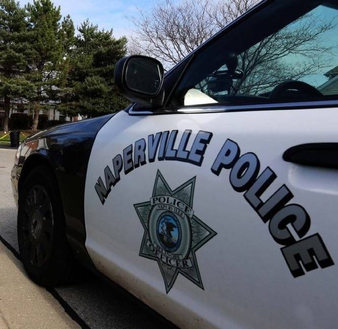 Felon left loaded gun in car at Naperville bowling alley: police