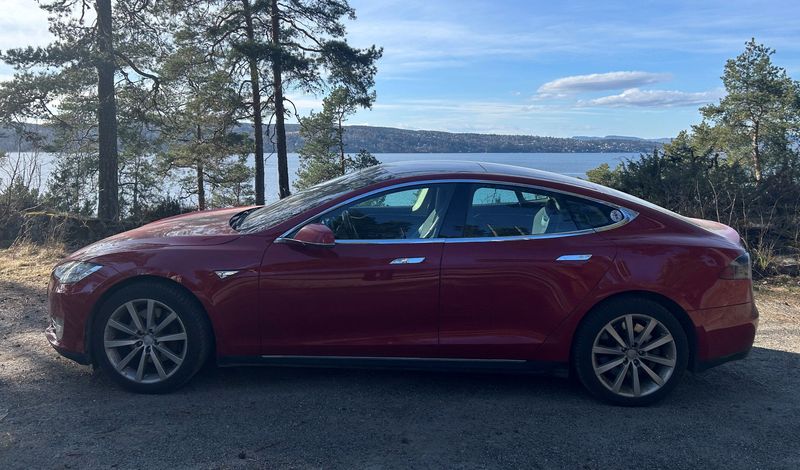 Tesla sets Norway's annual car sales record