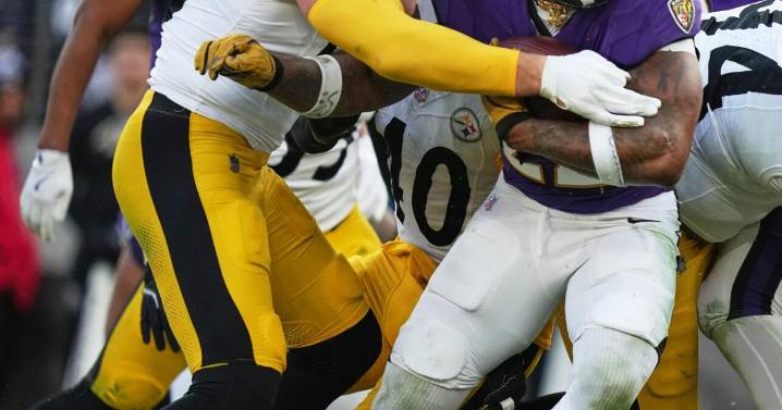 Steelers LB TJ Watt hospitalized after experiencing discomfort in his lungs