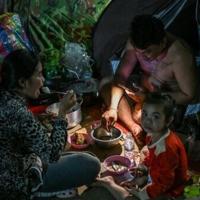 Cambodia shuts Thailand border crossings over deadly fighting