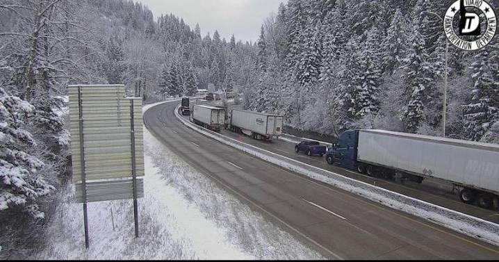 All I-90 eastbound lanes near Wallace blocked after crash