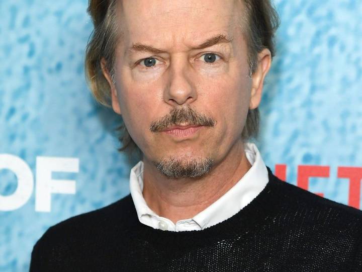 David Spade blasts mall for refusing to use word 'Christmas'