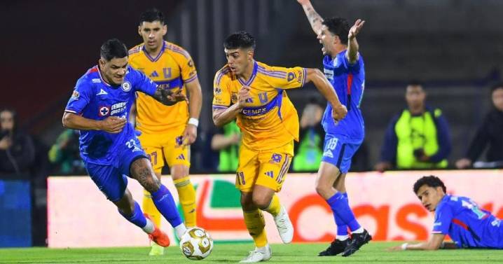 Cruz Azul y Tigres empatan en el Olímpico Universitario