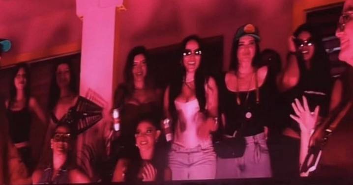 Video: Galilea Montijo fue la invitada especial en la casita de Bad Bunny, en su tercer concierto en México