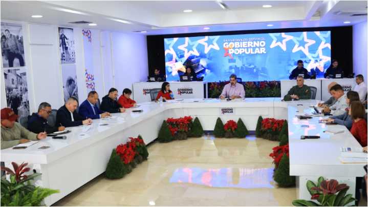 Maduro fija siete líneas estratégicas para consolidar el Poder Comunal