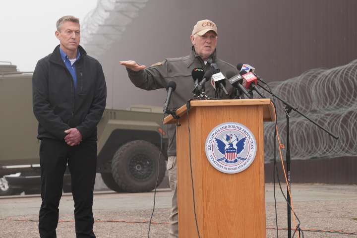 EE. UU. pide a los inmigrantes que están ilegalmente que se “vayan a casa”