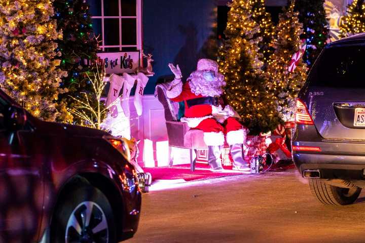 Looking for holiday lights? Time for a trip to Seattle