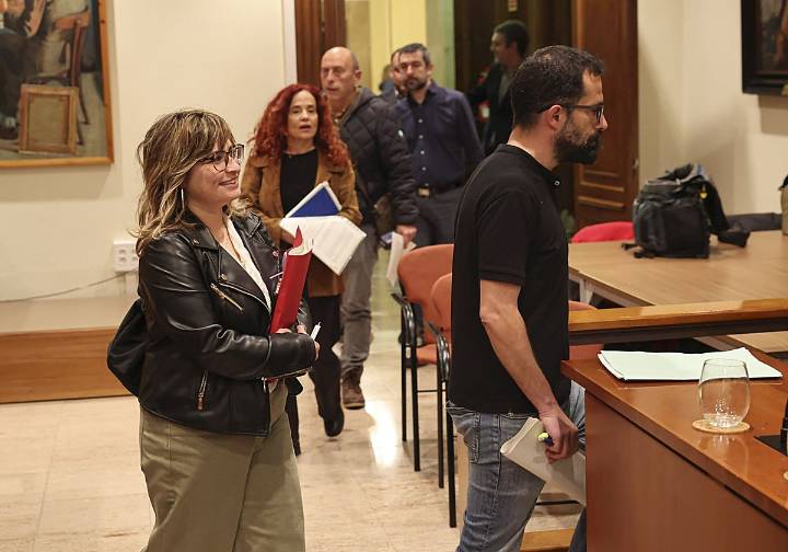 El Gobierno de Avilés tiende la mano a Podemos para negociar los presupuestos