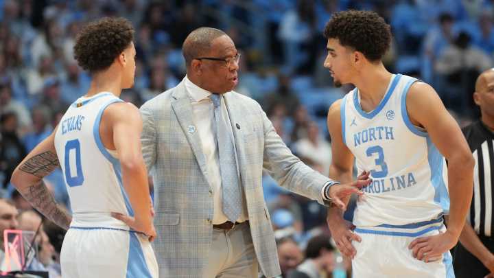 Hubert Davis points to three important UNC basketball stats
