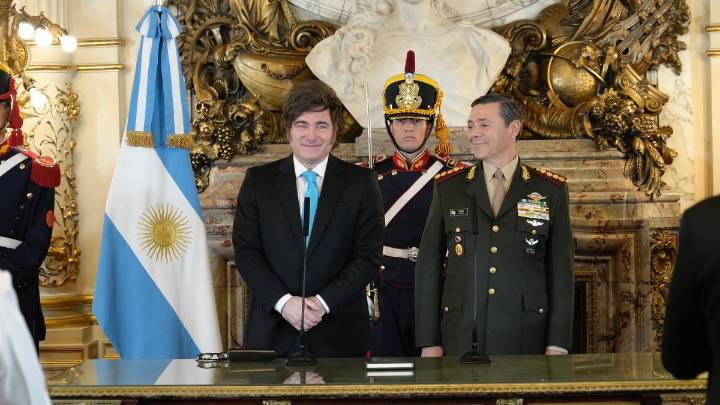 Carlos Presti juró como nuevo ministro de Defensa: "La vamos a romper toda"