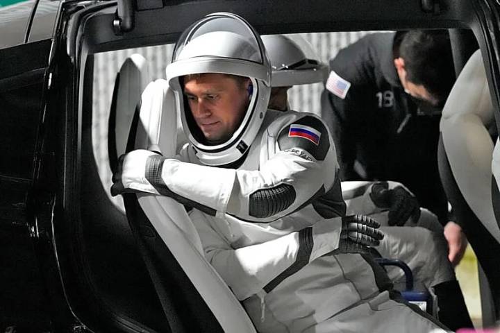 Russia replaces cosmonaut after alleged security breach at SpaceX facility