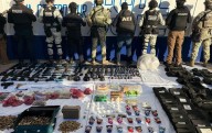 Aseguran armas y droga en operativo en Aquiles Serdán