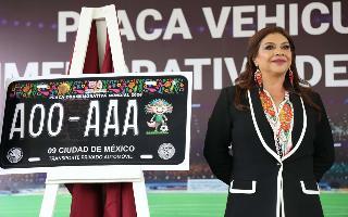 Brugada presenta la Placa Vehicular Conmemorativa de la CDMX para el Mundial 2026