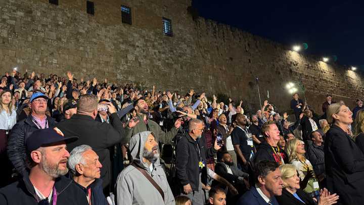 As Pastors Visit, Pray at Western Wall, Site's Rabbi Offers Gratitude to Clergy, Thanks to American People