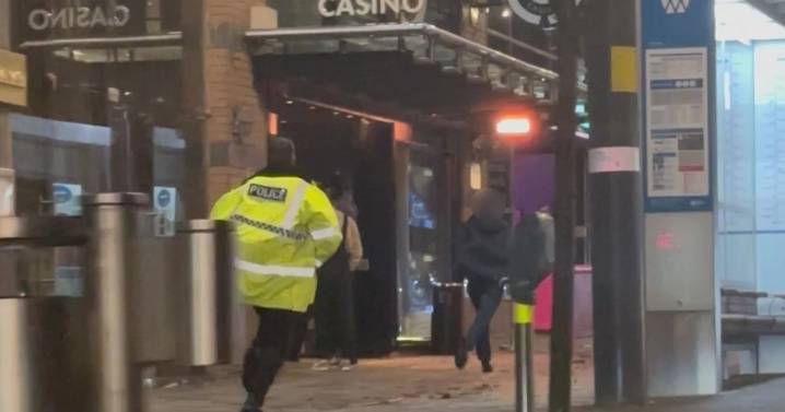 'Crook’ gets instant karma during bizarre police chase caught on camera