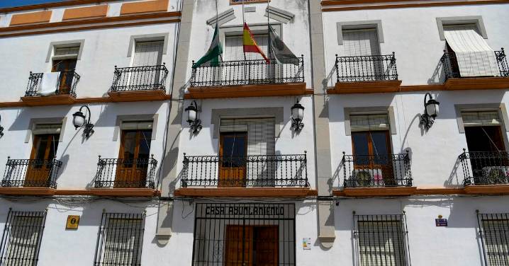 Concejales de IU y PP registran una moción de censura en el Ayuntamiento de Pinos Puente