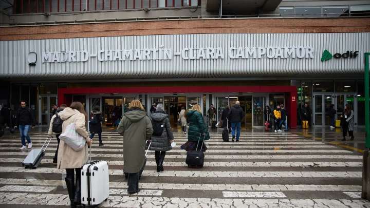 Chamartín recupera este miércoles la entrada principal, cubierta por una bóveda de cristal y como acceso a nuevos 2.100m2 de vestíbulo