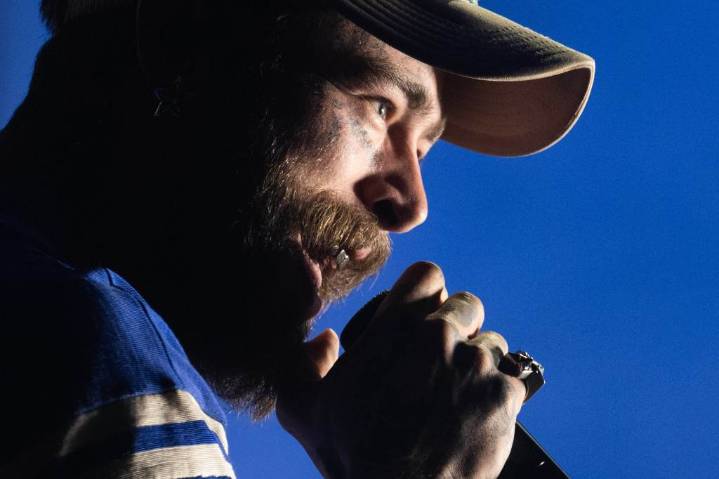 Multiplatinum pop star set to headline big Super Bowl concert