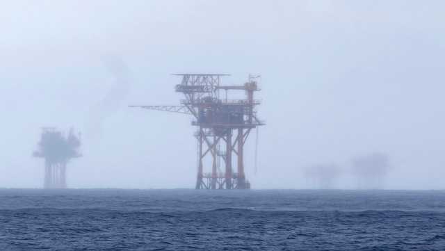 Oil companies bid $300 million for Gulf of Mexico drilling rights