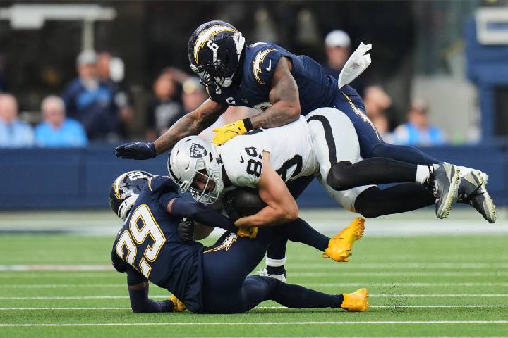 NFL betting trends — Week 14: Edges for every game