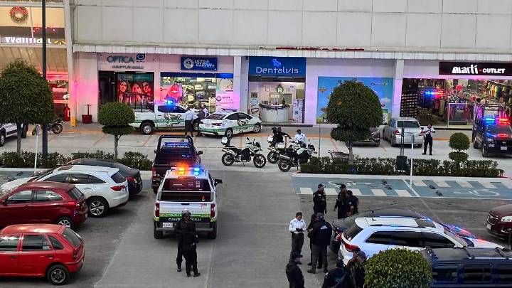 Balacera en plaza comercial de Cuautitlán Izcalli deja al menos dos muertos