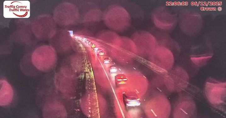 M4 closed: Live updates as police incident shuts the motorway