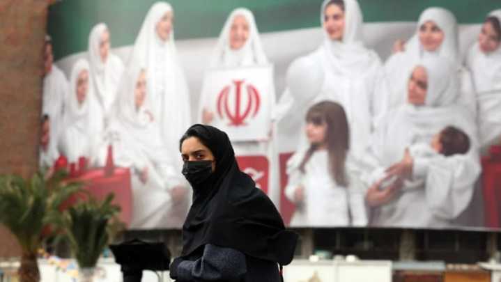 Detienen a Nobel de la Paz y activista por los derechos humanos de las mujeres en Irán