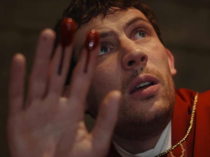 En Netflix, por qué hay que ver Wake Up Dead Man, la nueva de Knives Out