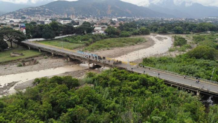 Con la crisis aérea, la frontera con Colombia se convierte en una de las pocas puertas de entrada y salida a Venezuela