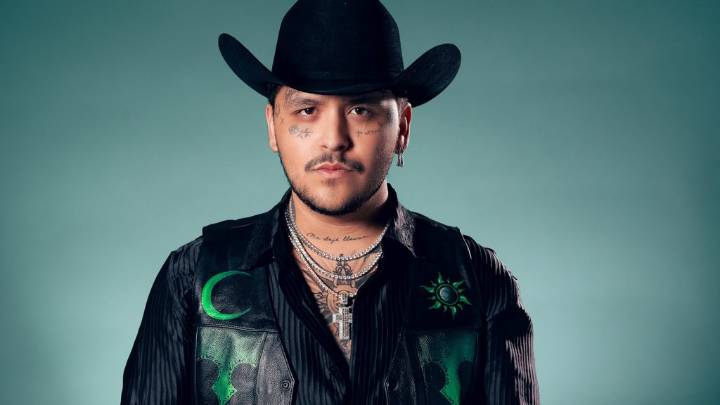 Christian Nodal demanda a Cazzu