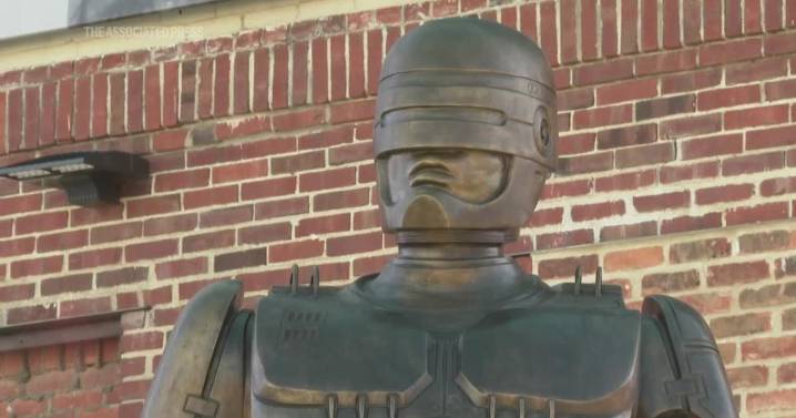 RoboCop’s long-awaited statue now stands guard in the Motor City