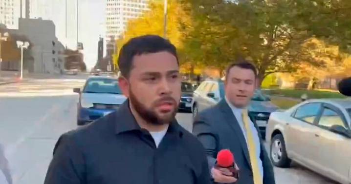 Cop pleads guilty to searching drivers' phones for nudes