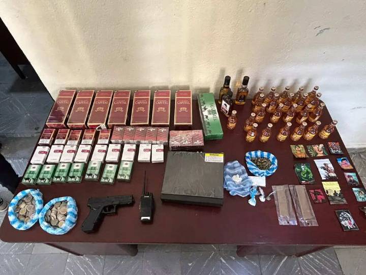 Policía dominicana confisca drogas y cigarrillos en San Juan