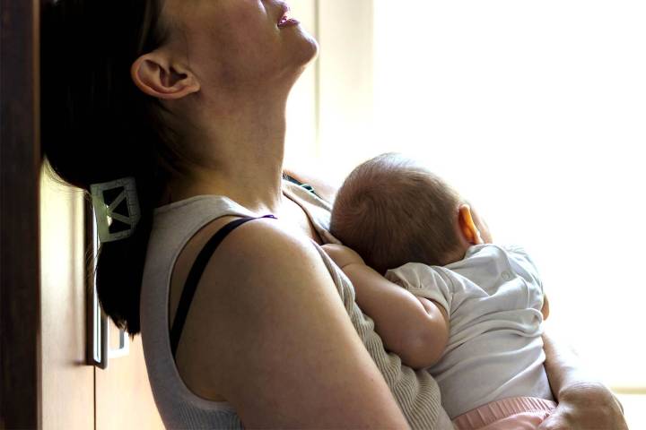 Husband Refuses to Care for Baby When She Cries. Wife Says He's Not 'Parenting'