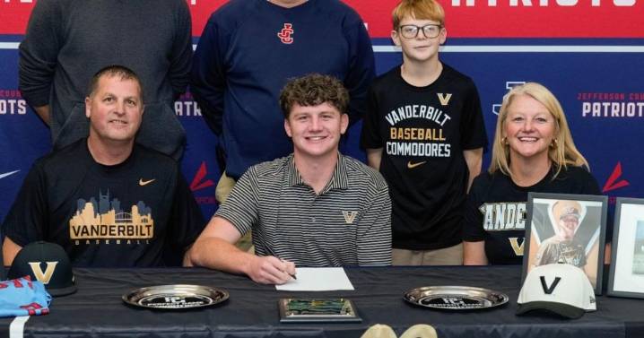 Carr embraces ‘best of both worlds’ with Vanderbilt baseball