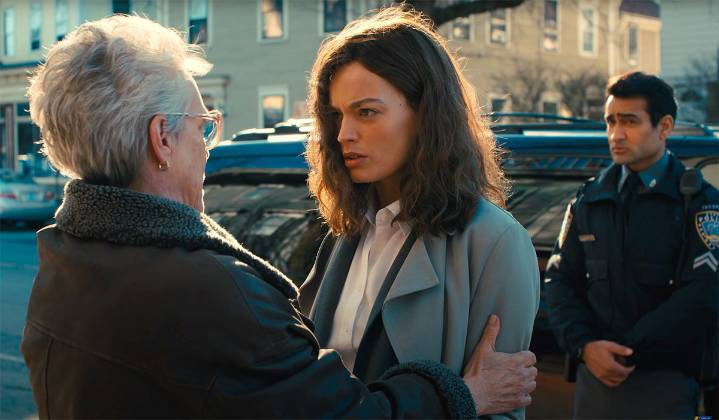 Ella McCay Review: A '90s Dramedy Throwback Without the Drama or Comedy