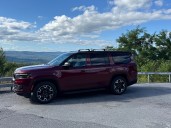 2025 Jeep Wagoneer packs a comfy price tag