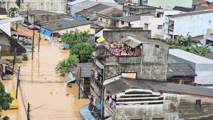 Inundaciones en Asia dejan más de mil muertos y se agrava la crisis humanitaria en la región