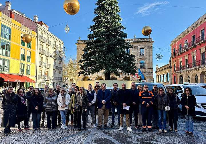 La tercera edición de 'Taxi Luz' en Gijón: 42 taxis, más de 160 usuarios y 16 residencias