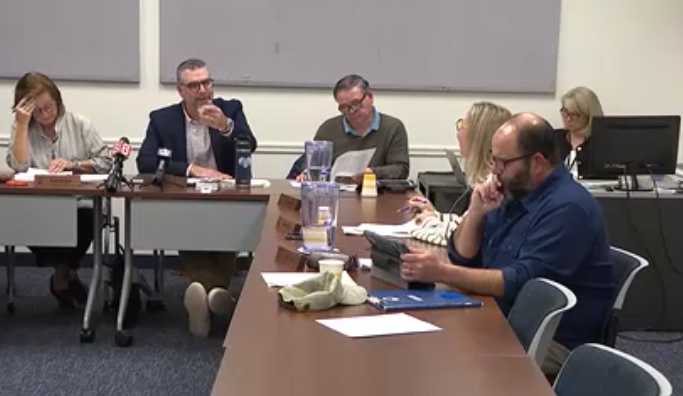 Old Saybrook Board of Education unanimously approves policies regulating animals in classrooms