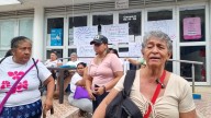 Otra vez los pacientes se plantaron en la sede de la Nueva EPS en Puerto Berrío, Antioquia, para que les entreguen medicamentos