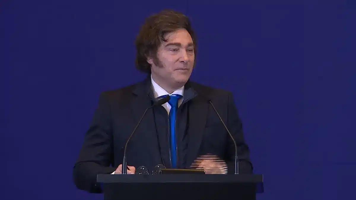 Javier Milei rechazó las proyecciones sobre el tipo de cambio y acusó “errores de pronóstico”